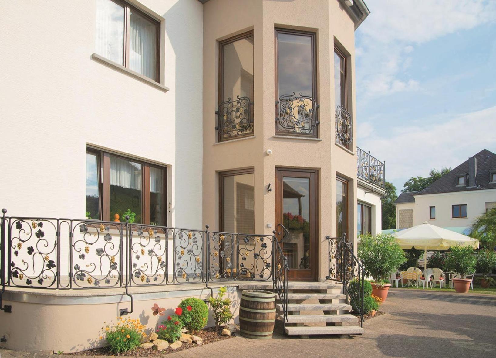 Hotel Gastehaus Und Weingut Bernd Frieden Nittel Exterior foto