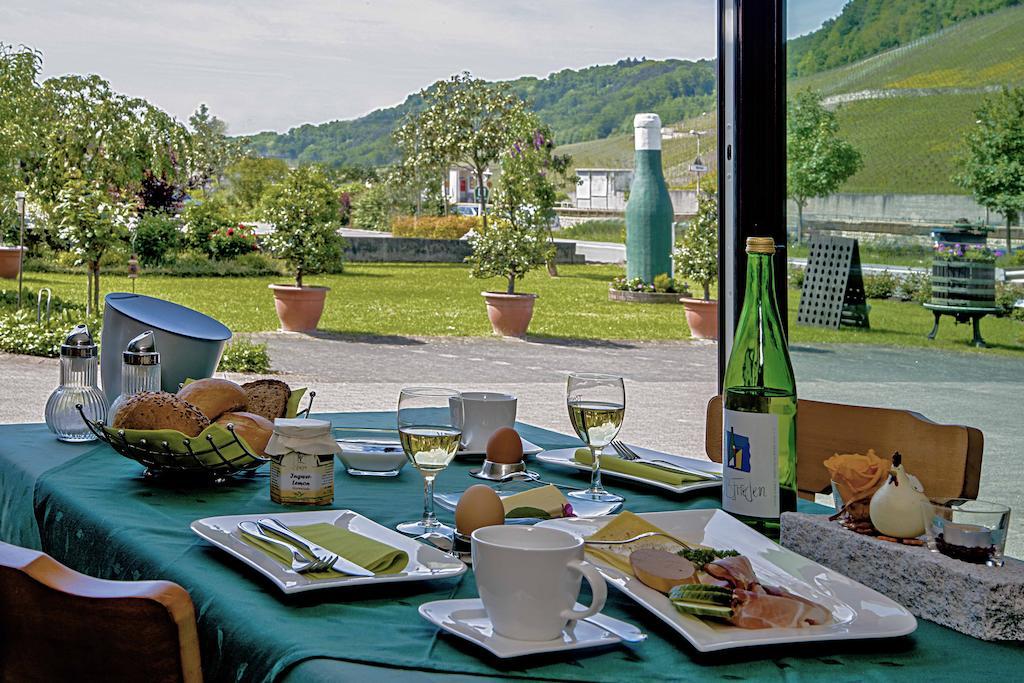 Hotel Gastehaus Und Weingut Bernd Frieden Nittel Exterior foto